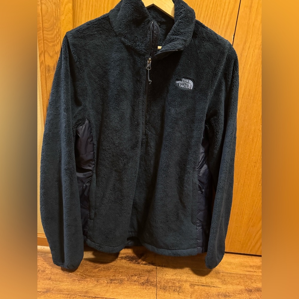 The North Face woman’s navy blue Fleece 1/4 zip up Jacket EUC